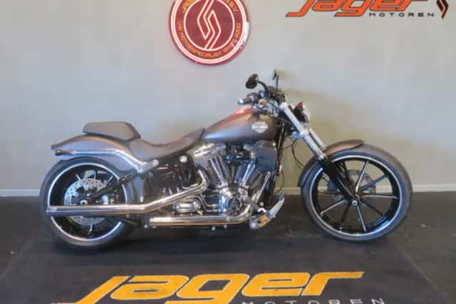 Harley-Davidson Breakout (2014) thumbnail 1