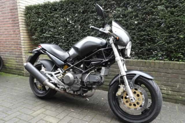 Ducati M900 Monster (1999) thumbnail 3