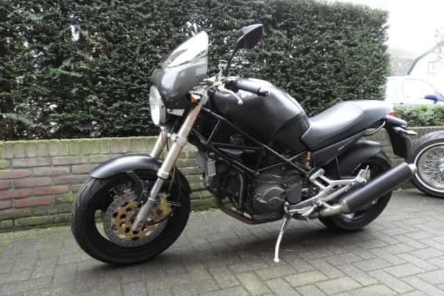 Ducati M900 Monster (1999) thumbnail 6