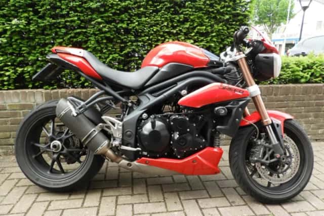 Triumph Speed Triple 1050 (2011) thumbnail 1