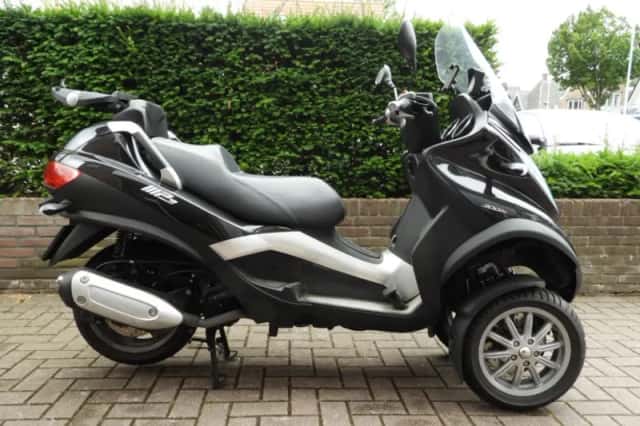 Piaggio MP3 Touring LT 300 IE (2013) thumbnail 1