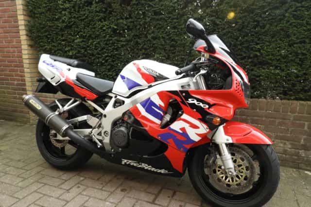 Honda CBR 900 RR Fireblade (1997) thumbnail 2