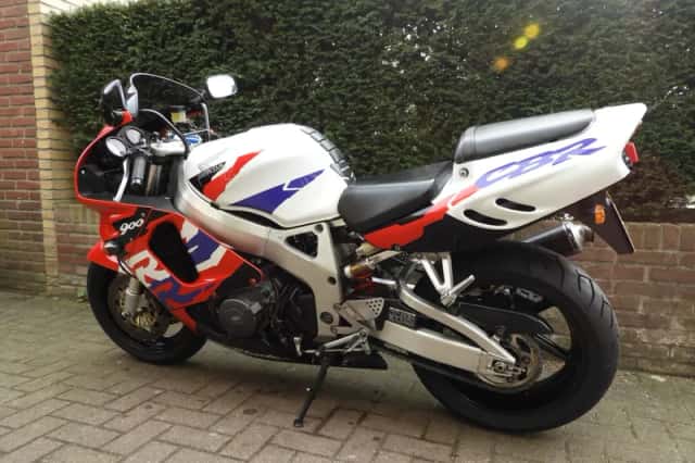 Honda CBR 900 RR Fireblade (1997) thumbnail 4