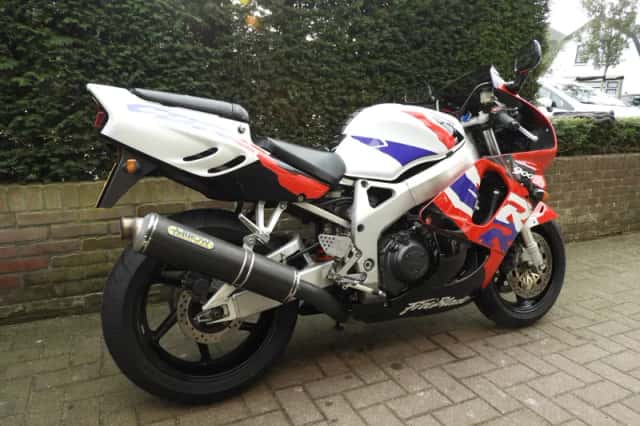 Honda CBR 900 RR Fireblade (1997) thumbnail 5