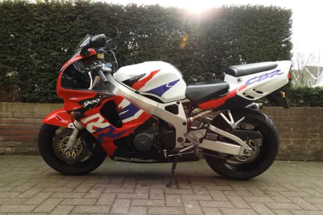 Honda CBR 900 RR Fireblade (1997) thumbnail 6