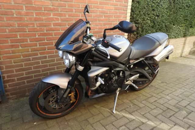 Triumph Street Triple 675 (2011) thumbnail 4