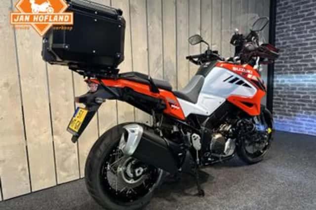Suzuki V-Strom (2023) thumbnail 3