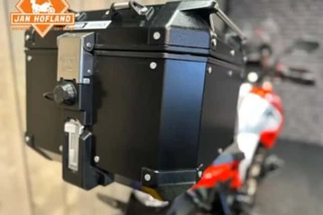 Suzuki V-Strom (2023) thumbnail 4