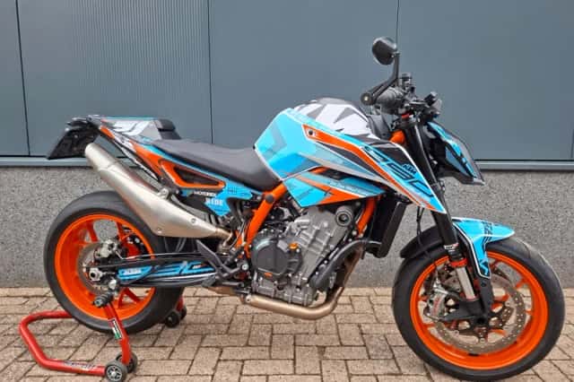 KTM 890 Duke (2020) thumbnail 1