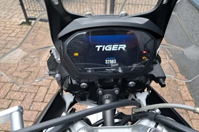 Triumph Tiger 800 XRX (2019) thumbnail 4