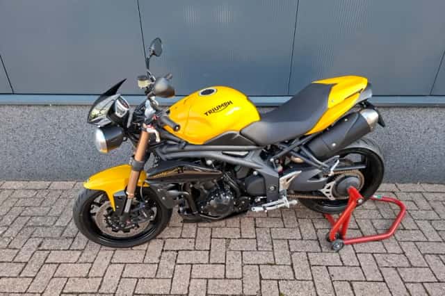 Triumph Speed Triple 94 (2016) thumbnail 3
