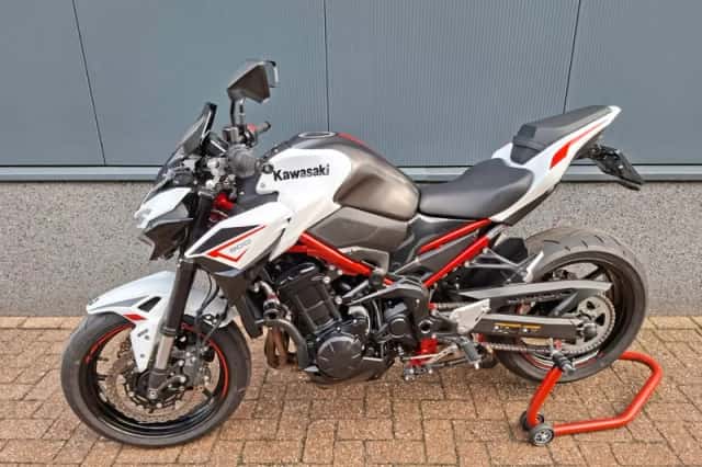 Kawasaki Z900 (2023) thumbnail 2