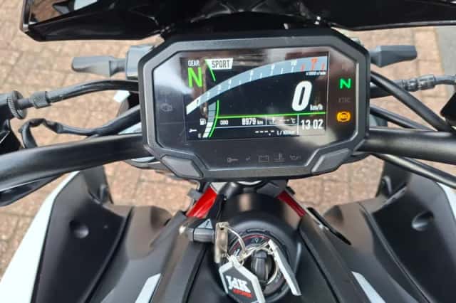 Kawasaki Z900 (2023) thumbnail 6