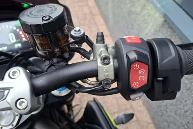 Triumph Speed Triple RS (2019) thumbnail 4