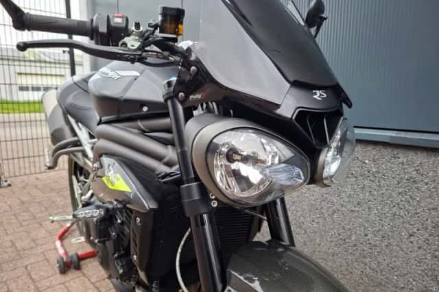 Triumph Speed Triple RS (2019) thumbnail 5