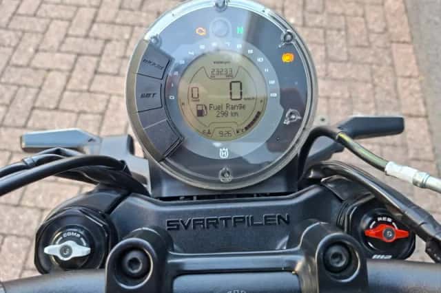 Husqvarna Svartpilen 401 (2022) thumbnail 4