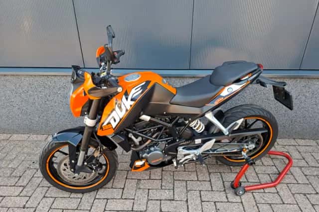 KTM Duke 125 (2015) thumbnail 4