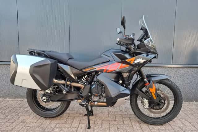 KTM 790 Adventure (2023) thumbnail 1