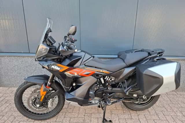 KTM 790 Adventure (2023) thumbnail 2