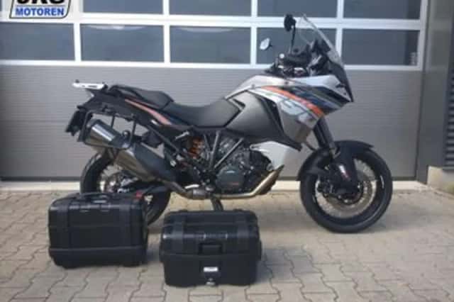KTM 1190 Adventure (2015) thumbnail 1