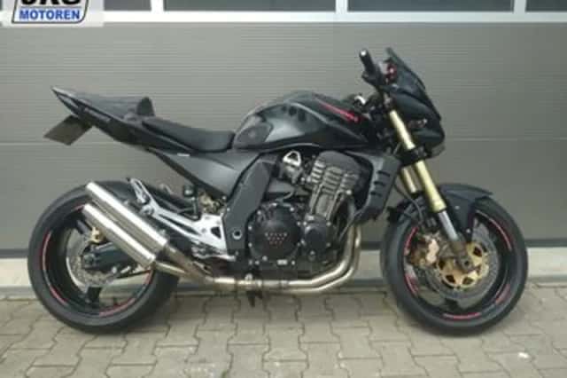 Kawasaki Z1000 (2004) thumbnail 2