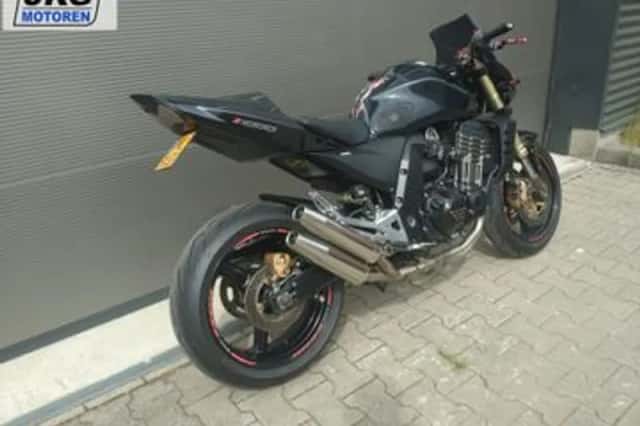 Kawasaki Z1000 (2004) thumbnail 4