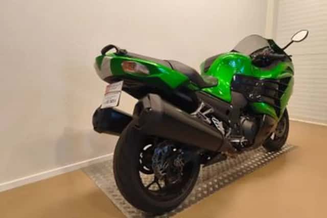 Kawasaki ZZR1400 (2012) thumbnail 5