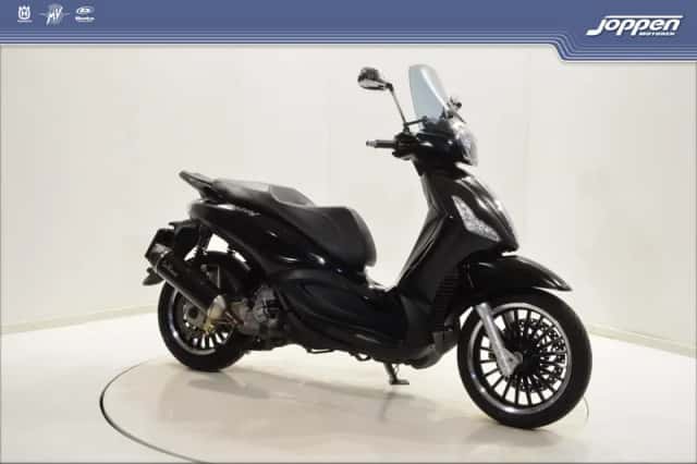 Piaggio Beverly 300 (2018) thumbnail 2
