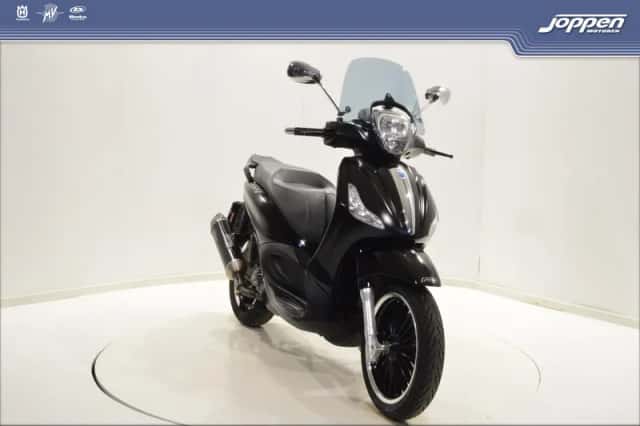 Piaggio Beverly 300 (2018) thumbnail 3