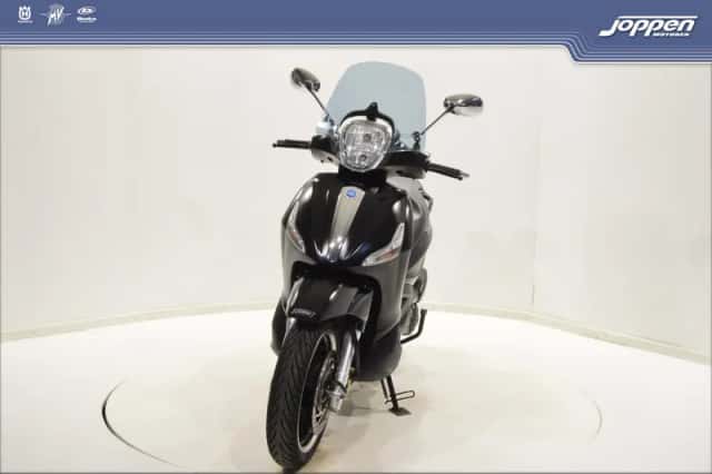 Piaggio Beverly 300 (2018) thumbnail 4