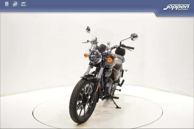 Royal Enfield Meteor (2022) thumbnail 4