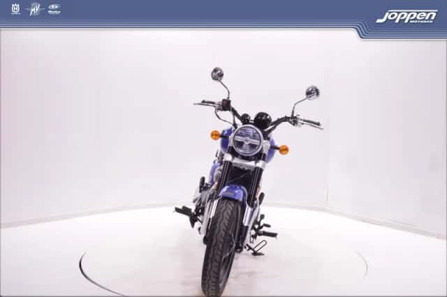 Royal Enfield Super Meteor 650 (2026) thumbnail 4