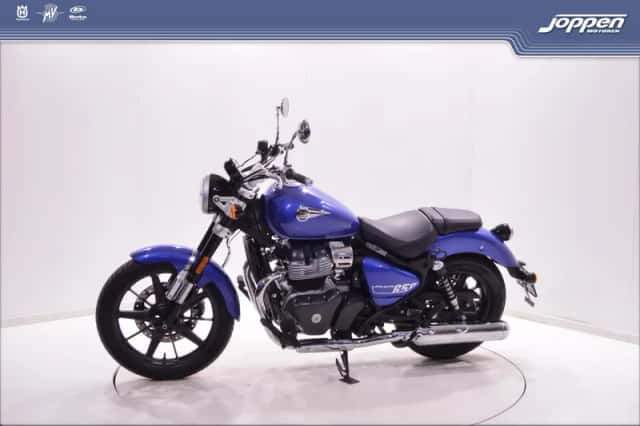 Royal Enfield Super Meteor 650 (2026) thumbnail 6