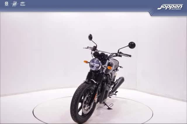 Royal Enfield Interceptor 650 (2023) thumbnail 4