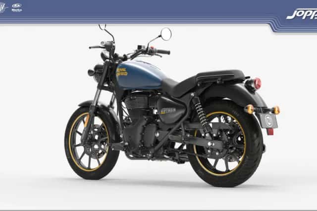 Royal Enfield Meteor Fireball (2026) thumbnail 6