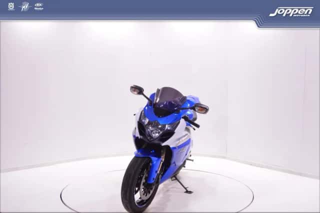 Suzuki GSX-R1000 (2010) thumbnail 4