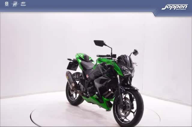 Kawasaki Z300ABS (2016) thumbnail 3