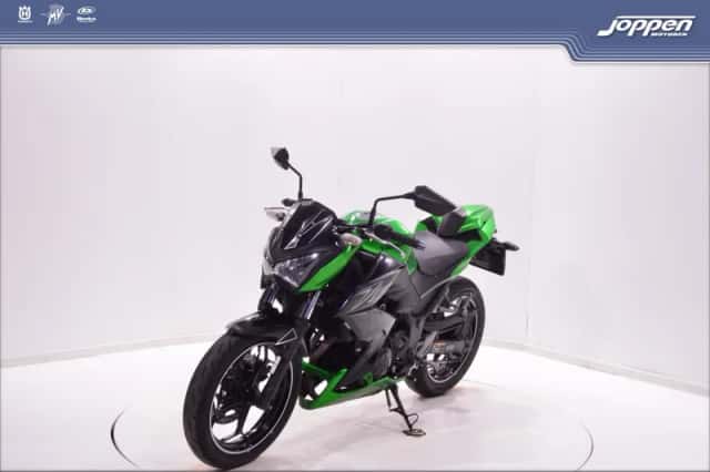 Kawasaki Z300ABS (2016) thumbnail 5