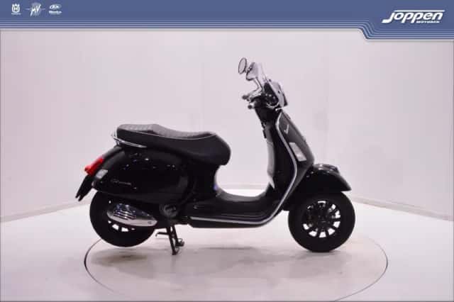 Vespa GTS 250 (2008) thumbnail 1