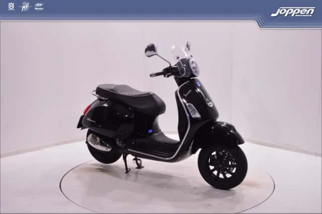 Vespa GTS 250 (2008) thumbnail 2