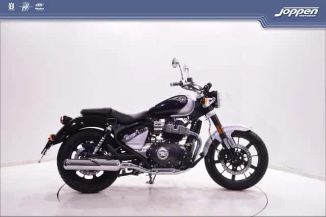 Royal Enfield Super Meteor 650 (2026) thumbnail 1