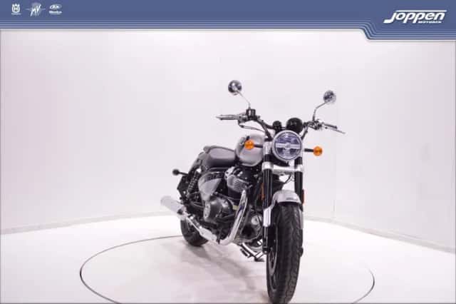 Royal Enfield Super Meteor 650 (2026) thumbnail 3