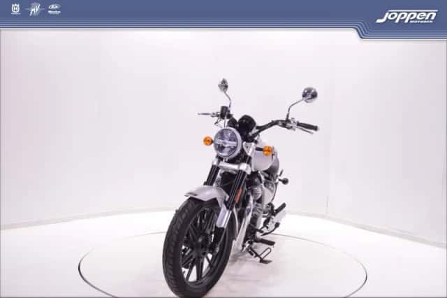 Royal Enfield Super Meteor 650 (2026) thumbnail 4