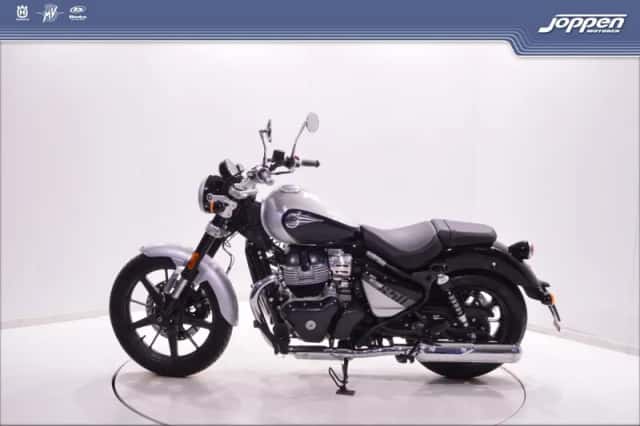 Royal Enfield Super Meteor 650 (2026) thumbnail 6