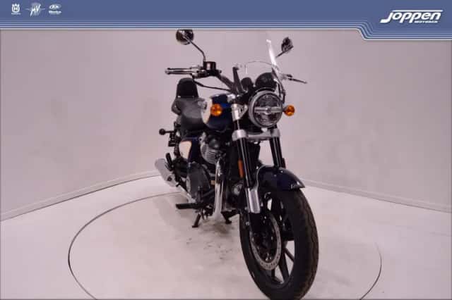 Royal Enfield Super Meteor 650 (2026) thumbnail 3