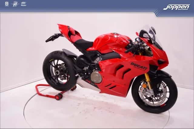 Ducati Panigale V4S (2026) thumbnail 2