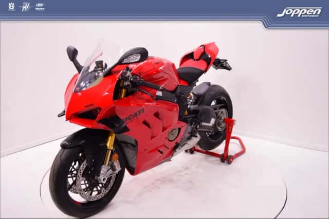 Ducati Panigale V4S (2026) thumbnail 4