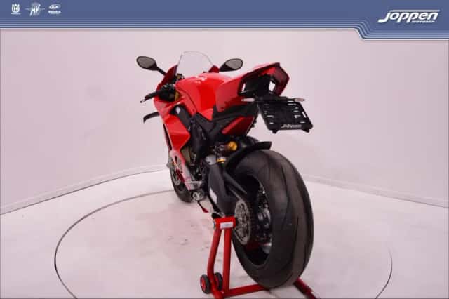 Ducati Panigale V4S (2026) thumbnail 6