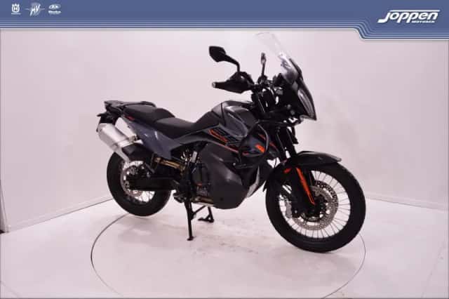 KTM 890 Adventure (2026) thumbnail 2