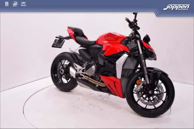 Ducati Streetfighter V2 (2024) thumbnail 2